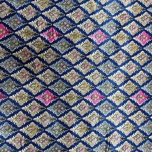 Tissu en vrac personnalisé à 100% en polyester à impression numérique Textile léger ultra doux aux couleurs vives pour les vêtements de mode et la maison - Product Image 6