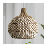 Lampe suspendue en rotin blanc naturel, abat-jour en rotin, cadres d'abat-jour, vente en gros, lampe suspendue pour la décoration, fabriquée au Vietnam, FBA Amazon