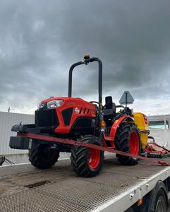 Tractor de motor Kubota BX D902 con transmisión HST - Product Image 1