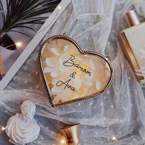 Belle forme de coeur Design boîte à bagues en verre organisateur de bijoux fait avec verre métal or cadre polonais pour les fiançailles de mariage - Product Image 4