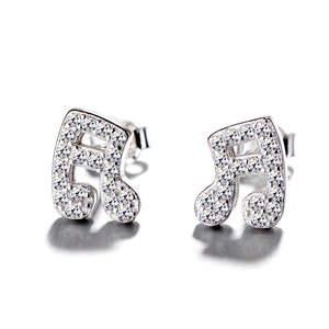 Orecchini a Perno Trendy in Argento Sterling con Nota Musicale, Classici, Religiosi, Regalo per Matrimoni e Feste, con Diamanti, Perle e Motivo a Numero - Product Image 1