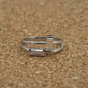 Venta al por mayor 0.40ct Baguette Cut Lab Grown Diamond Ring 14K White Yellow Rose Gold E Color VVS2 Clarity Channel Set Wedding Band - Product Image 1