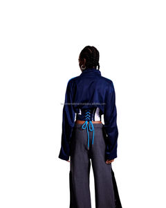 เสื้อแจ็คเก็ตผู้หญิงถักจากโพลีเอสเตอร์ ความหนาปกติ พร้อมซิปโพลีเอสเตอร์ เสื้อแจ็คเก็ตหนา คอวี ซิปหนังแท้ - Product Image 5