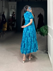 Dernière tenue de créateur à feuilles persistantes Robe en Georgette Imprimé floral Fourniture en gros à prix réduit Shopping en ligne Inde à vendre - Product Image 4