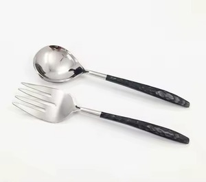 Cuillère à salade en acier inoxydable fourchette ensemble couverts ustensiles de cuisine avec manche en résine de bois - Product Image 3