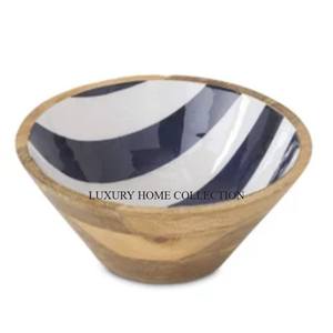 Wooden <b>Bowl</b> with a Smooth Finished and <b>Deep</b> Rich Color Ideal for Serving Soups or Salads in a Chic and Sophisticated Way - Product Image 4