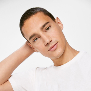 T-shirt de sport à manches courtes pour hommes avec logo personnalisé 2023/T-shirts pour hommes les plus vendus au Pakistan - Product Image 4