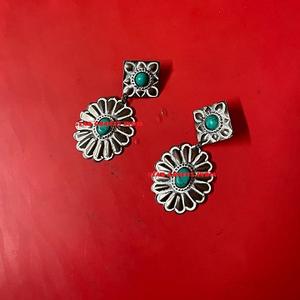 Inde boucles d'oreilles de luxe designable femme mode bijoux boucles d'oreilles pour femmes SCI artisanal traditionnel conçu boucle d'oreille en métal - Product Image 6