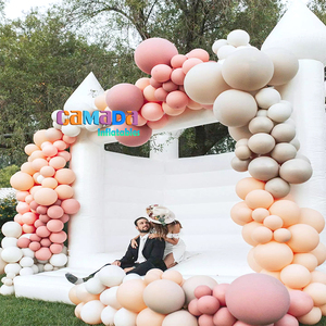 Château gonflable de luxe tout blanc pour adultes et enfants, idéal pour les fêtes de mariage, avec souffleur et kits de réparation inclus - Product Image 4