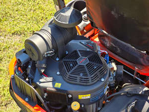 Tondeuse à gazon à rayon de braquage nul commerciale Kubota Z781KWi-54 de 2025, moteur Kawasaki EFI de 54 pouces - Product Image 6