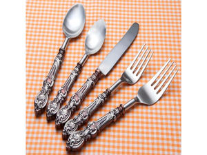 Ensemble de couverts en acier inoxydable argenté, vaisselle haut de gamme conçue pour les espaces de repas modernes, des présentations de table élégantes et un usage quotidien - Product Image 3