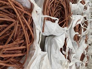 Chatarra de cobre de alta pureza 99.9% Embalaje personalizado Precio bajo Calidad Alambre de cobre y latón Número de modelo - Product Image 4