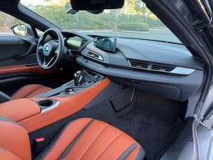 BMW i8 Coupé 2020, 1 solo dueño, tren motriz híbrido turbo, sin modificar - Product Image 2