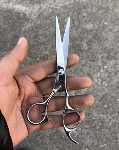 Ciseaux de coiffeur fantaisie avec logo personnalisé Outils de soins de beauté avec cisailles de rasoir à lame tranchante en acier inoxydable - Product Image 6