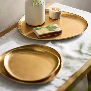 Elegante bandeja de metal pulido para regalos de chocolate en Ramadán - Product Image 6