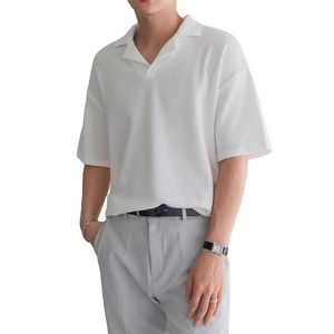 เสื้อโปโลผู้ชายผ้าฝ้ายเนื้อวาฟเฟิลทรงหลวมไหล่ตก - Product Image 1