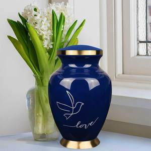 Mini urnas de recuerdo de cremación para cenizas humanas Urnas pequeñas Corazón azul con estuche premium Urnas de cremación hechas a mano - Product Image 3