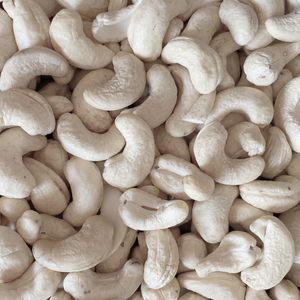 Vente en gros de noix de cajou crues 180 noix de cajou géantes Noix de cajou Exportation Prix bon marché de noix de cajou, emballage OEM ODM - Product Image 1