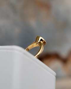 Juego de anillos de compromiso de moissanita de corte brillante atemporal de 2,95 quilates con bisel de firma y elegante banda cónica inversa para ella - Product Image 3