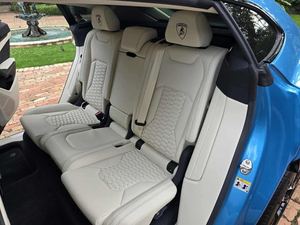Frais utilisé 2022 Lamborghini Urus AWD avec roues en alliage sièges en cuir système de navigation sièges chauffants démarrage à distance toit ouvrant - Product Image 6