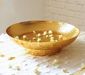 Nouvel arrivage de grand bol en métal lourd Pooja Thali en métal Urli pour la décoration de Diwali Urli en laiton forme directe Fabricant local - Product Image 4