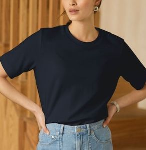 T-shirt Femme BloomStreet Graphic Tissu Léger Tendance Inspirée Tenue Décontractée pour un Style de Vie Moderne - Product Image 1