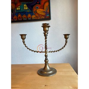 Candélabre en laiton à 5 bras au design élégant Pot à bougie unique pour la décoration de la maison et du restaurant Candélabre éclaircissant de table - Product Image 4