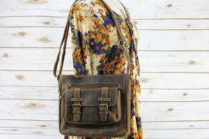 Wholesale Factory Price Custom Handmade Genuine Leather <b>Satchel</b> Crossbody <b>Bag</b> Unisex Zipper Closure Bohemian for School College - Product Image 6