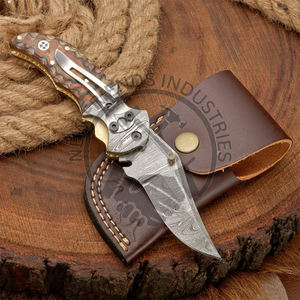 Cuchillo plegable único con mango de micarta de hoja de acero de Damasco y Funda de cuero hecha a mano para coleccionistas y viajeros - Product Image 2