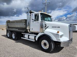 Très beau camion à benne basculante Westerns Star 4900EX - Caterpillar 380HP, boîte manuelle 15 vitesses, benne de 14 pieds, camion d'occasion à vendre - Product Image 2