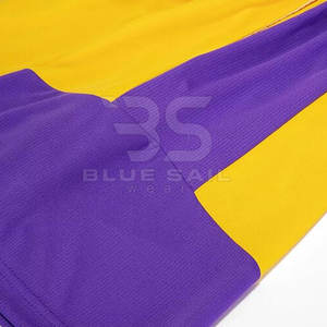 Uniforme de basket-ball en polyester durable, tissu à mailles respirantes avec logo de l'équipe imprimé, uniforme de basket-ball sublimé - Product Image 6