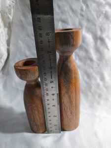 Ensemble de bougeoirs en bois de conception scandinave moderne fabriqués à la main pour la décoration intérieure centre de table pour Noël - Product Image 4