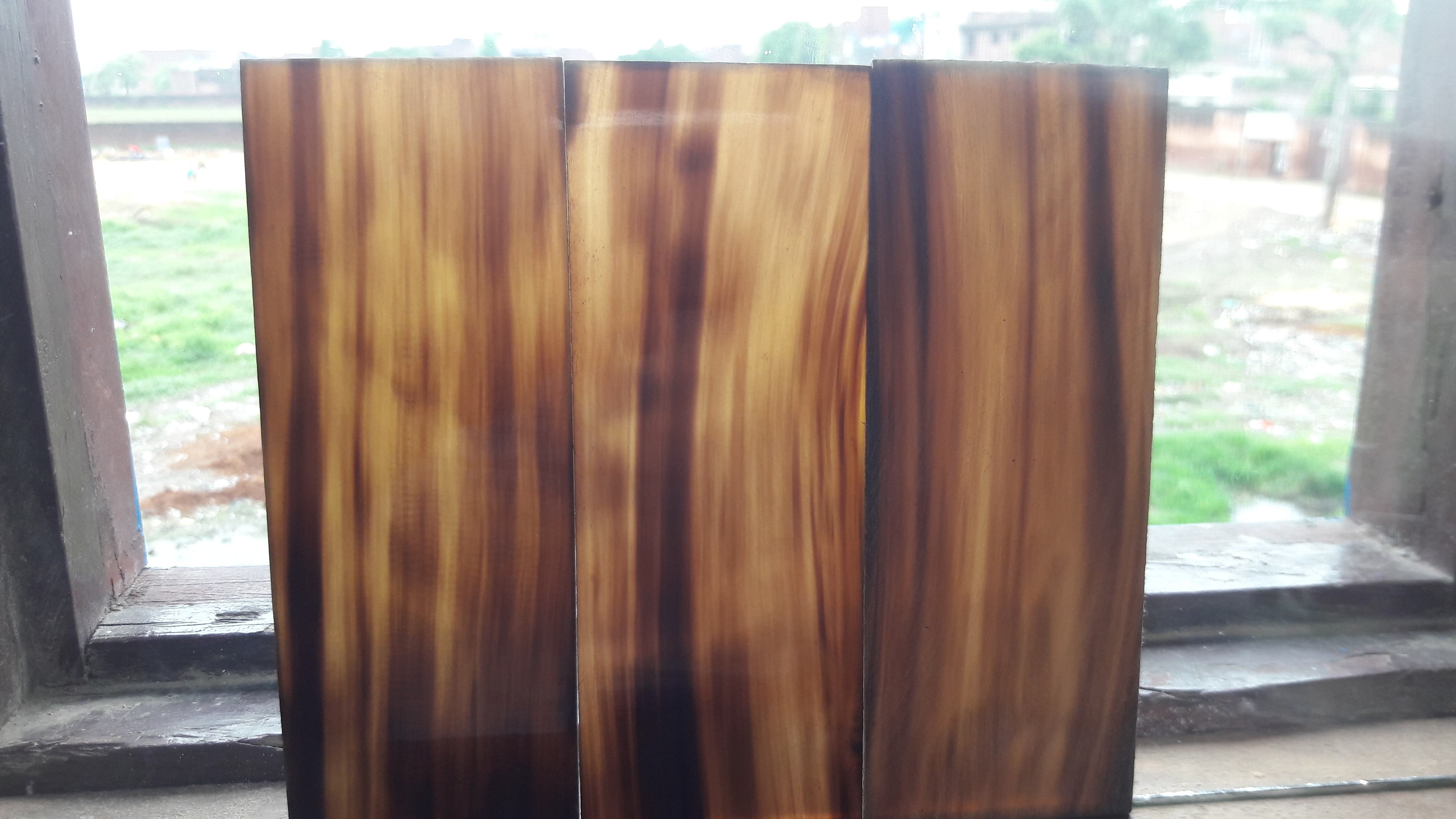 สีน้ำตาลอ่อน