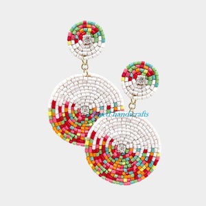 Fleuri et original : Boucles d'oreilles brodées écologiques et colorées "Palette de la nature : Boucles d'oreilles personnalisées à fleurs avec breloque brodée - Product Image 2