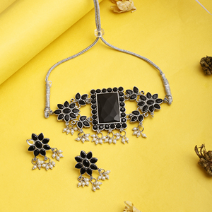 Collier ras du cou rectangulaire noir avec grosse pierre - pour les occasions festives - Product Image 1
