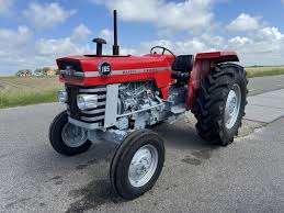 Tracteur Massey Ferguson 165 4x4 haute performance 50 CV avec moteur et pompe en stock, livraison rapide, meilleur prix de gros - Product Image 4