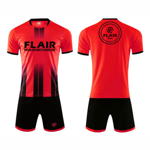 Ensembles d'uniformes de maillots de football confortables et respirants de meilleure qualité au design personnalisé Service OEM pour les jeunes joueurs de sexe masculin Coupe automatisée - Product Image 1