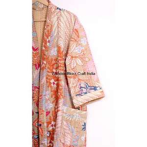 Veste kimono vintage en coton biologique 100% fait main en Inde, matelassée Kantha, réversible, motif d'hiver et d'automne - Product Image 3