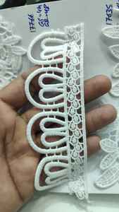 Hecho a medida en cordones bordados a máquina de color blanco en varios diseños para vestidos de novia y para fines de reventa. - Product Image 5