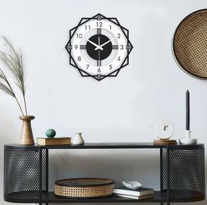 Grande horloge murale unique montre avec des chiffres Horloge murale moderne Horloge Cadeau visage en noyer américain grand chiffre en bouleau Salon - Product Image 6