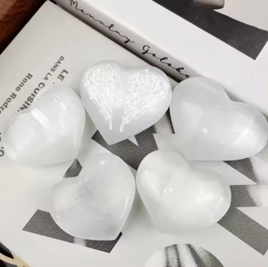 ขายส่ง Selenite แกะสลักหินปาล์มร่วงลงคริสตัลรูปหัวใจหินหัตถกรรมตกแต่งบ้านบําบัดเรอิกิ - Product Image 3