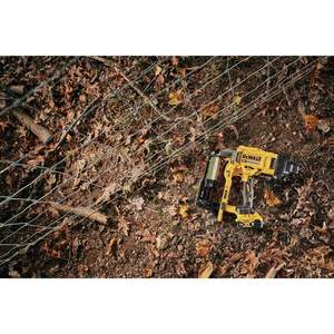 Grapadora Neumática Inalámbrica para Cercas, Herramienta de Grapado Portátil y Conveniente - Product Image 3