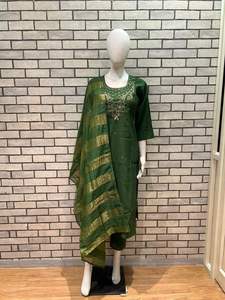 Pakaian Tradisional Wanita India Buatan Tangan 3-Potong Bahan Rayon Roman Ukuran <span class=keywords><strong>M</strong></span> hingga XXXL Kualitas Premium Grosir Ekspor - Product Image 6