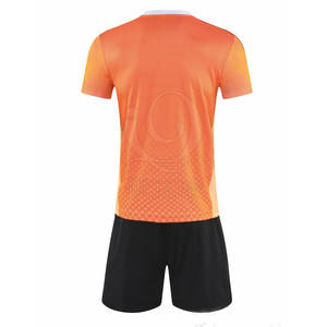 Ensemble de maillots de football personnalisables pour les clubs et les équipes, uniforme de football souple et extensible pour le jeu actif - Product Image 2