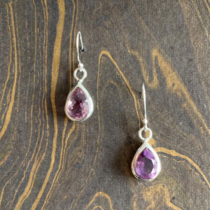 Boucles d'oreilles pendantes en améthyste tendance, 3,4 grammes - Product Image 1