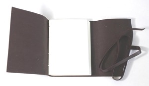 Carnet en papier recyclé fait main, journal personnalisé de style bohème avec couverture en cuir brun, reliure cousue - Product Image 4