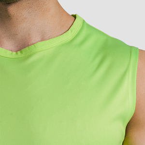 Nouvelle conception sur mesure OEM débardeurs pour hommes coupe régulière respirant évacuant la transpiration avec taille de couleur personnalisée et logo débardeurs - Product Image 3