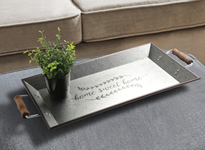 Plateau de service rectangulaire en métal galvanisé vintage fait à la main avec poignée en bois pour le service de thé et de café à la maison et aux mariages - Product Image 3