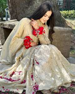 Designer Party Wear Top-Bottom et Dupatta avec une séquence de broderie lourde - Product Image 1