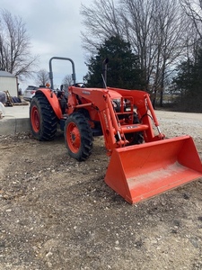 Tracteur de jardin à transmission par engrenages 4x4 de 40 CV M6060 2019 - Product Image 1